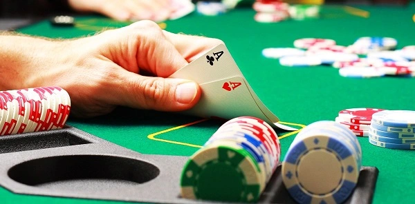 Rejam Poker là gì? Khi nào nên sử dụng Rejam trong Poker